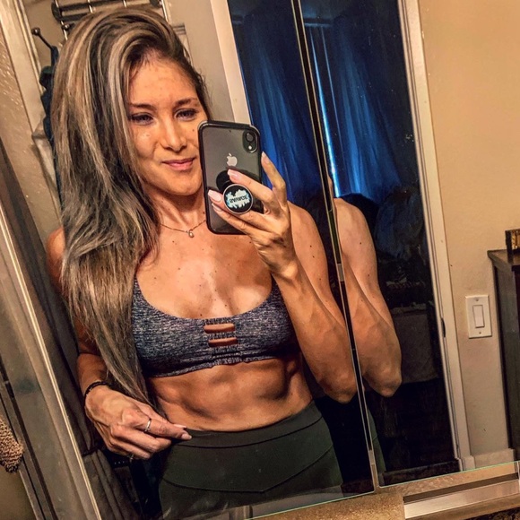 Meet your Posher, Elizabeth - Picture 3 of 8